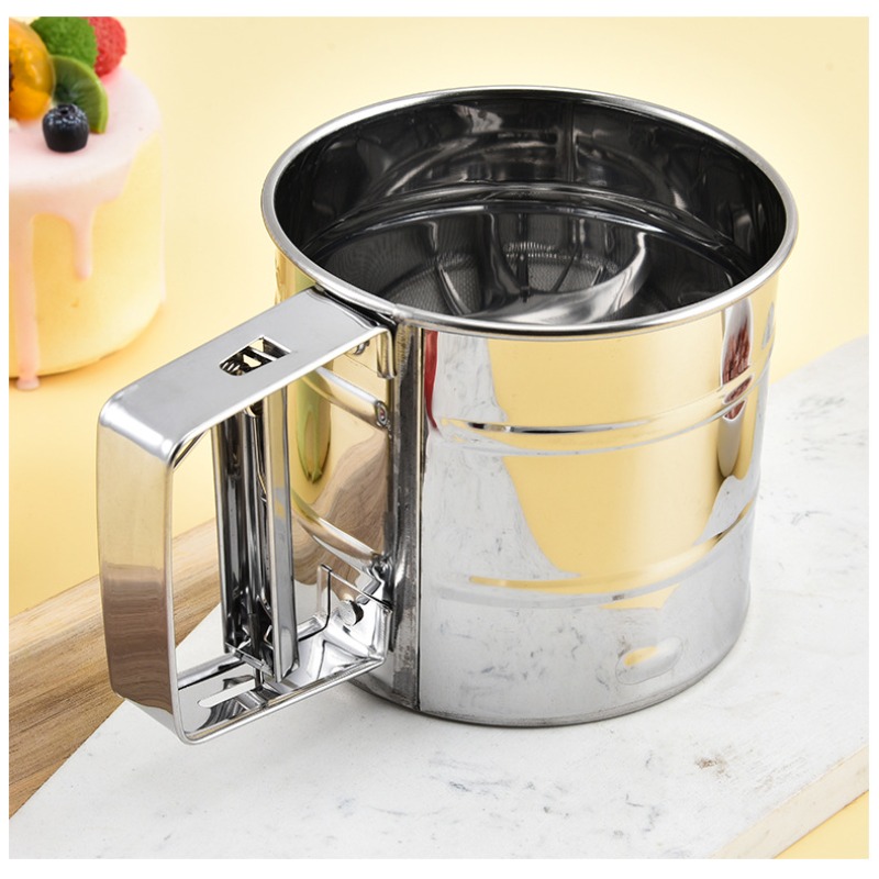 Setaccio per farina in acciaio - Baking Powder Kitchen recensione e prezzo